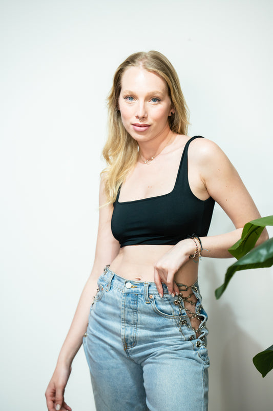 TOP BASICO CORTO NEGRO